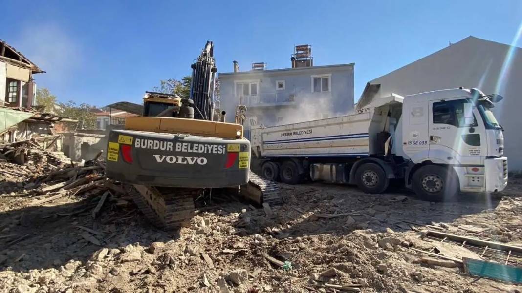 Burdur’da İki Günlük Yıkım Gerilimi! Kiracı Yine İtiraz Etti 5